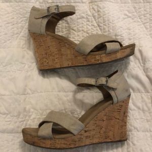 Toms Wedges - Gently Used